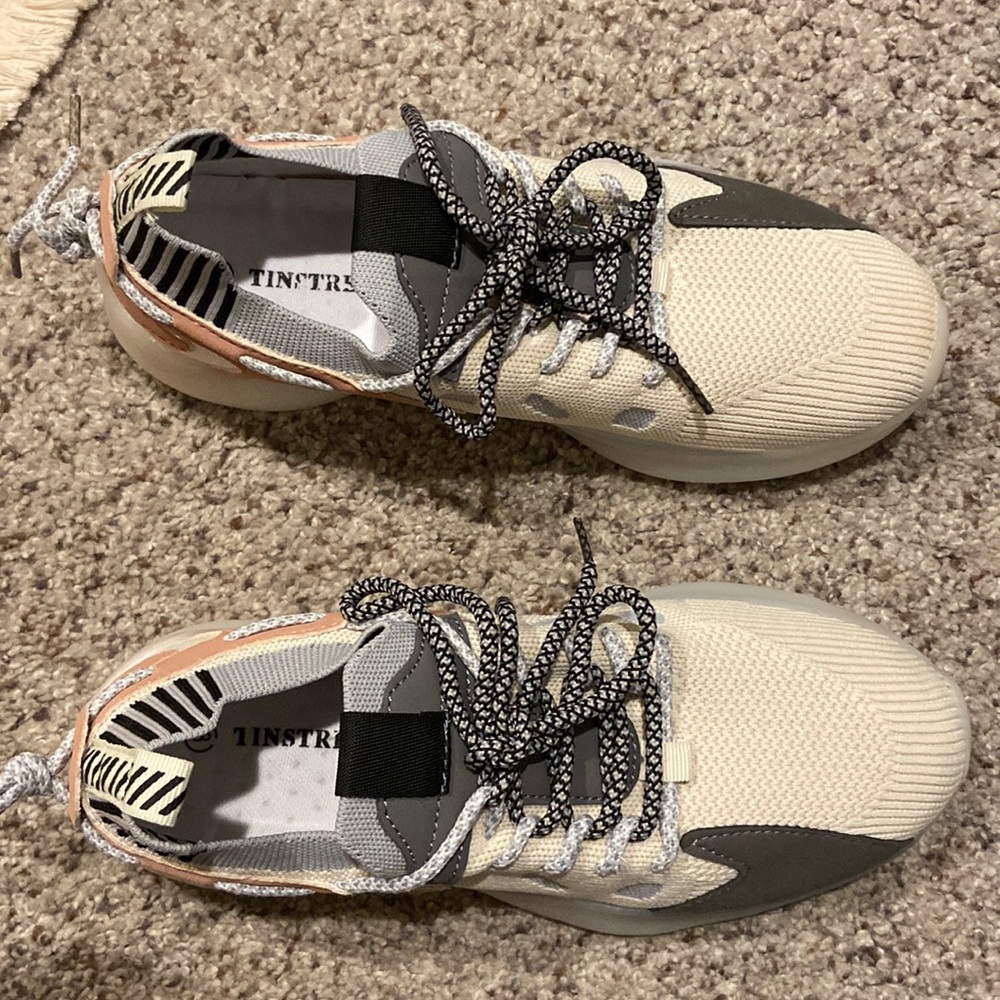 Tinstress size 8 women shoes. Worn once. Runs 1/2 size big.